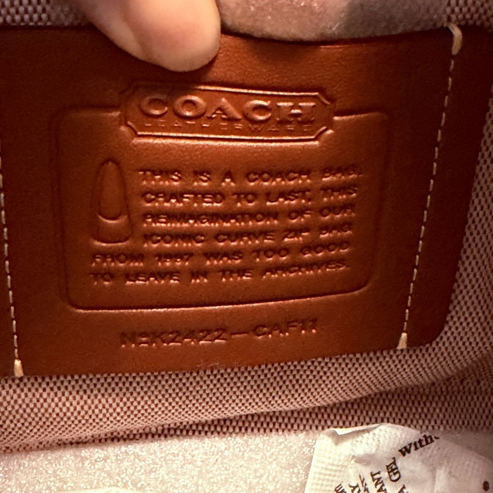Coach BNWT Red Curve Zip Re-edition Bag - Picture 6 of 6